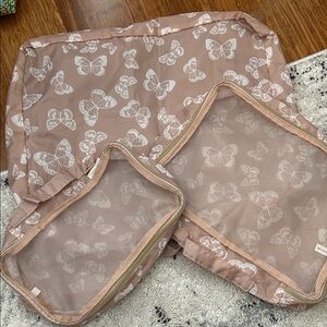 Butterfly Print Packing Cubes Set in Dusty Rose